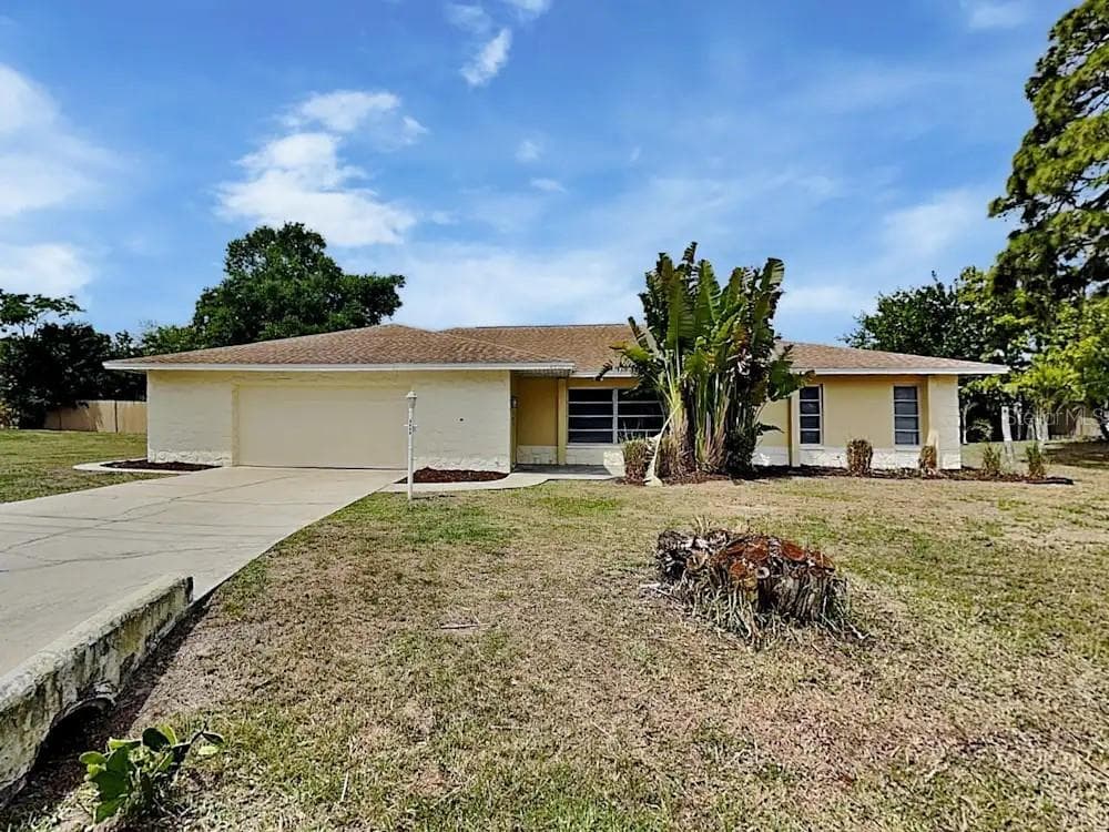 8900 PHYLISS AVENUE SARASOTA, FL 34231
