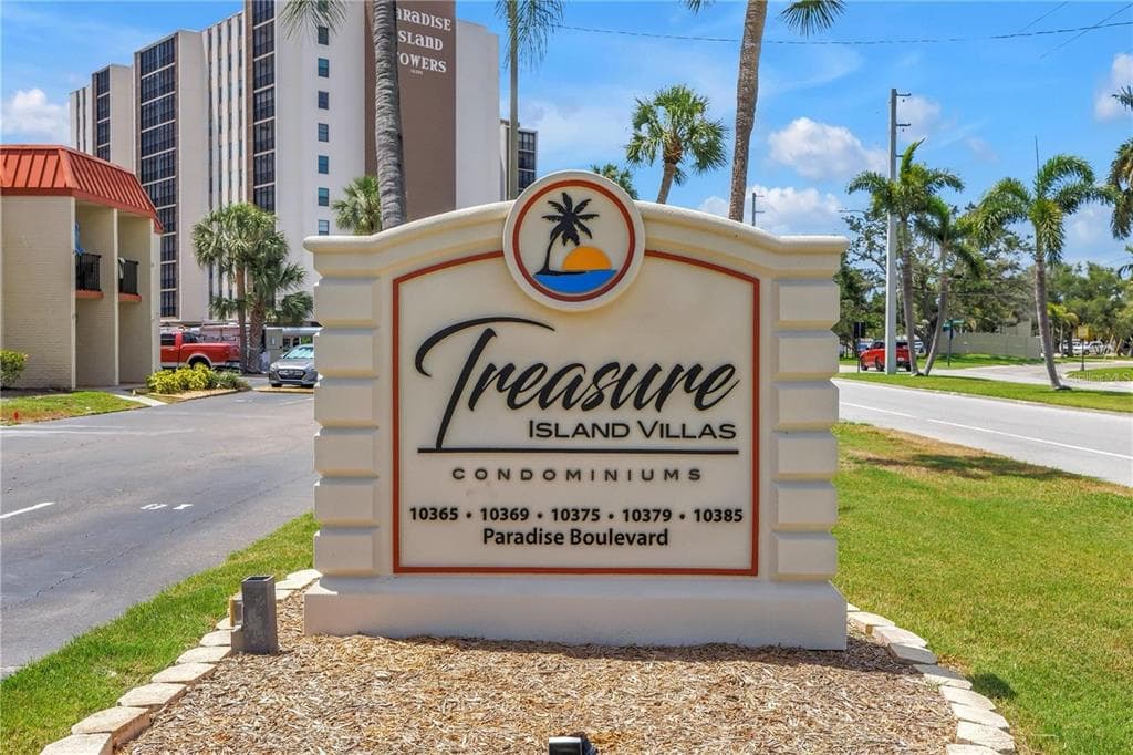 10365 PARADISE BOULEVARD UNIT 27 ST PETERSBURG, FL 33706