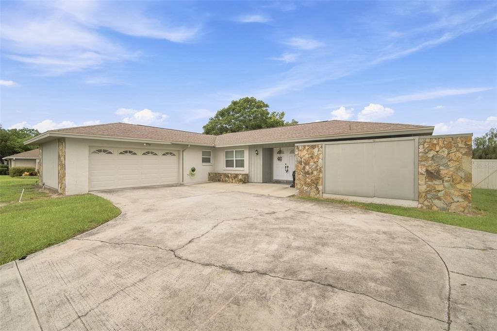 2901 BEAGLE PLACE