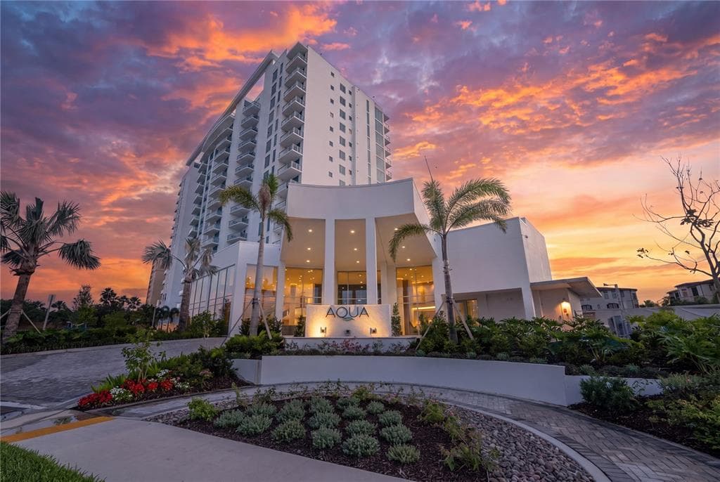 5713 BOWEN DANIEL DR. UNIT 1601 TAMPA, FL 33616