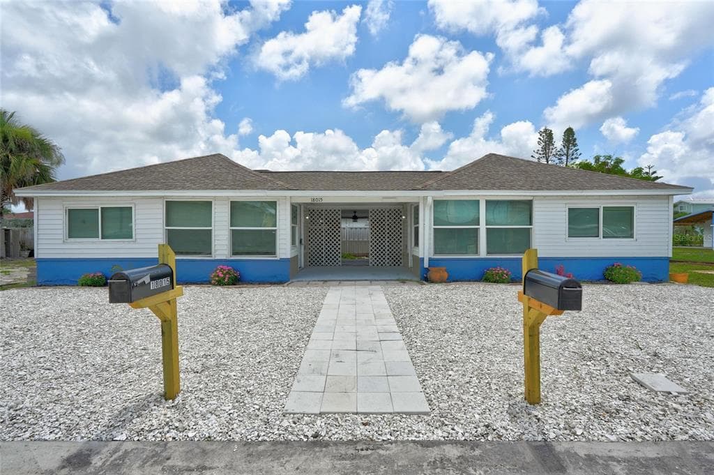 18015 1ST STREET E REDINGTON SHORES, FL 33708