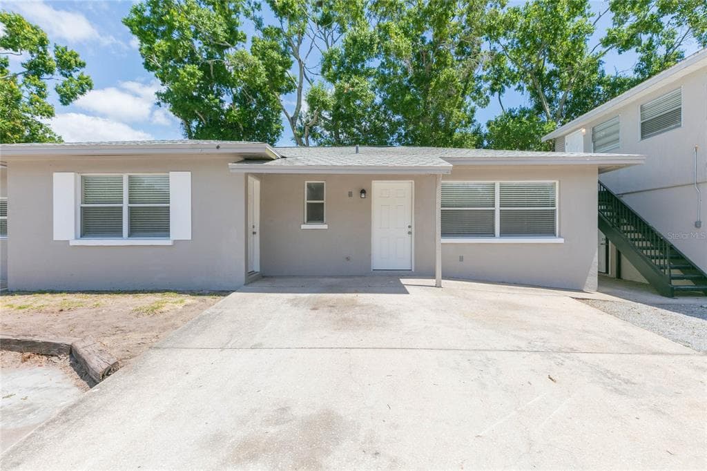 2600 52ND AVENUE N UNIT B ST PETERSBURG, FL 33714