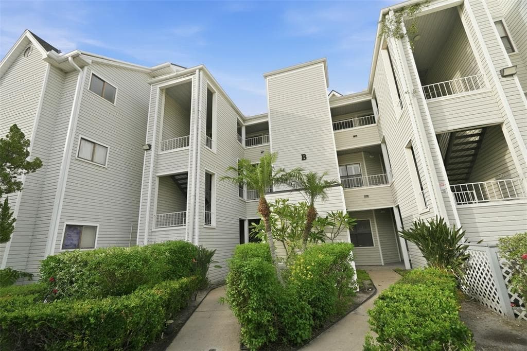 3127 W SLIGH AVENUE UNIT 203B TAMPA, FL 33614