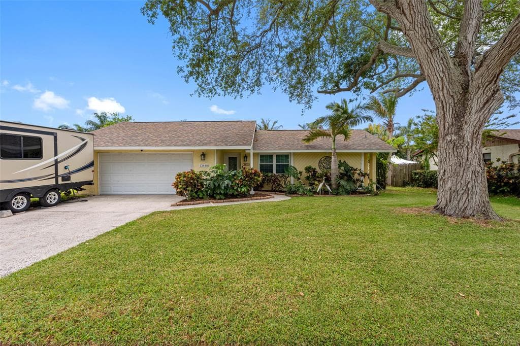 13440 RUSTIC PINES BOULEVARD S SEMINOLE, FL 33776