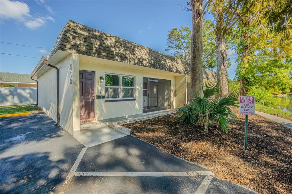 558 CLEARWATER LARGO ROAD N UNIT 1 LARGO, FL 33770