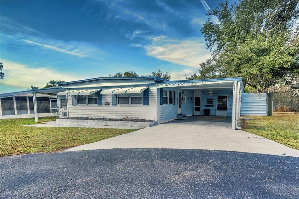 37331 HAMMOND DRIVE ZEPHYRHILLS, FL 33541