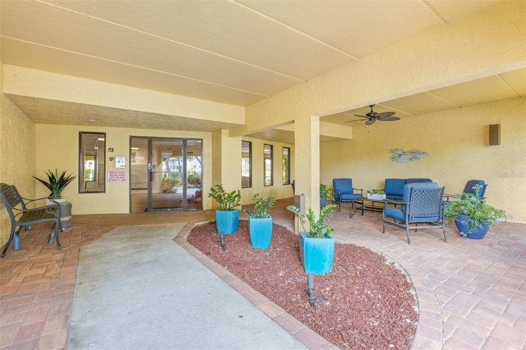 5817 PARK STREET N UNIT 302