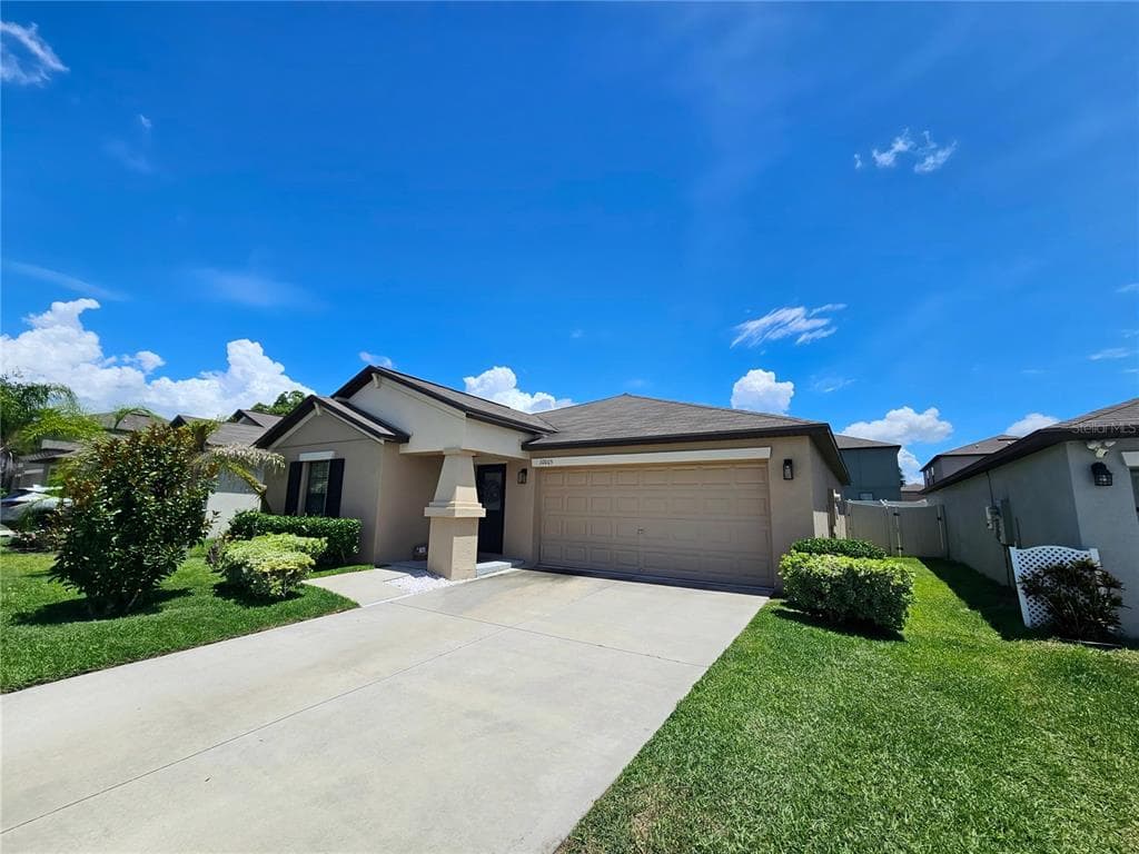 10005 ROSE PETAL PLACE RIVERVIEW, FL 33578