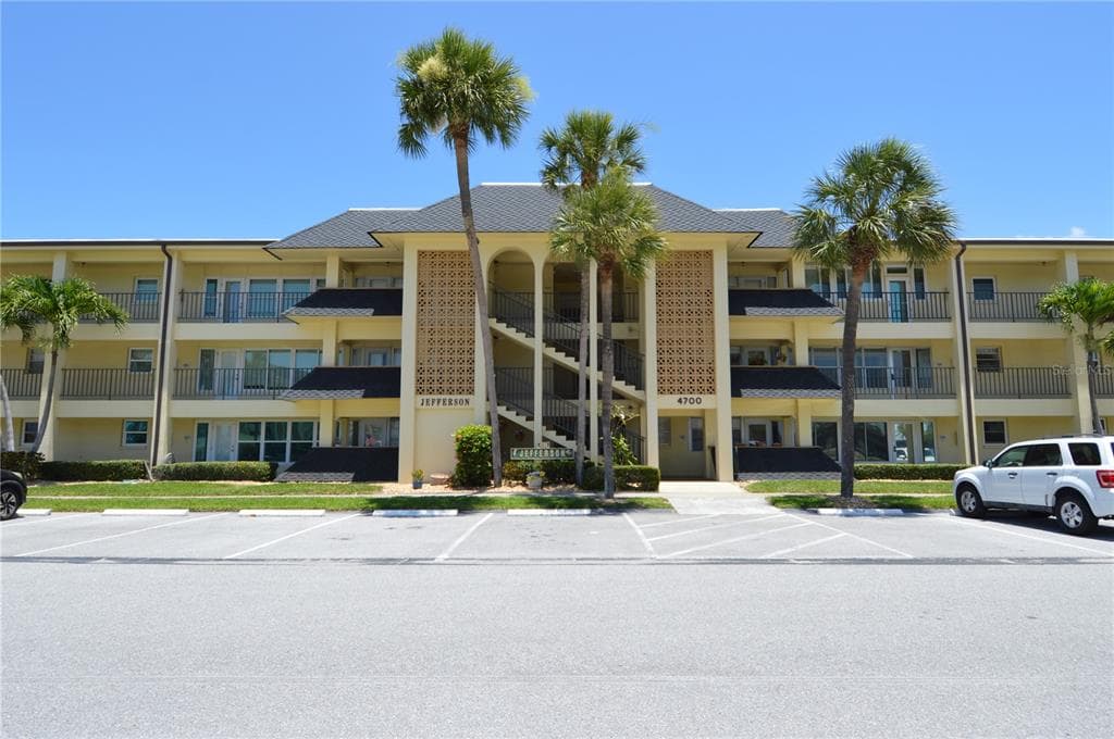 4700 COVE CIRCLE UNIT 107 ST PETERSBURG, FL 33708