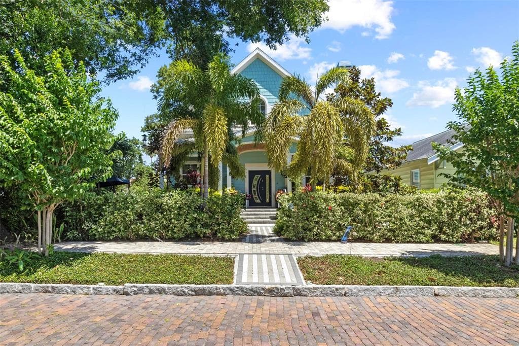 475 27TH AVENUE N ST PETERSBURG, FL 33704