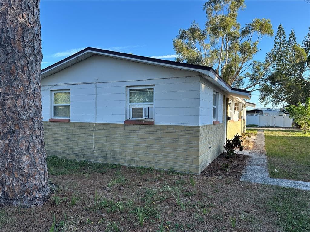 351 50TH AVENUE N ST PETERSBURG, FL 33703