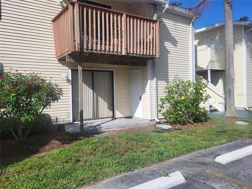 140 HUNTER LAKE DRIVE UNIT F OLDSMAR, FL 34677
