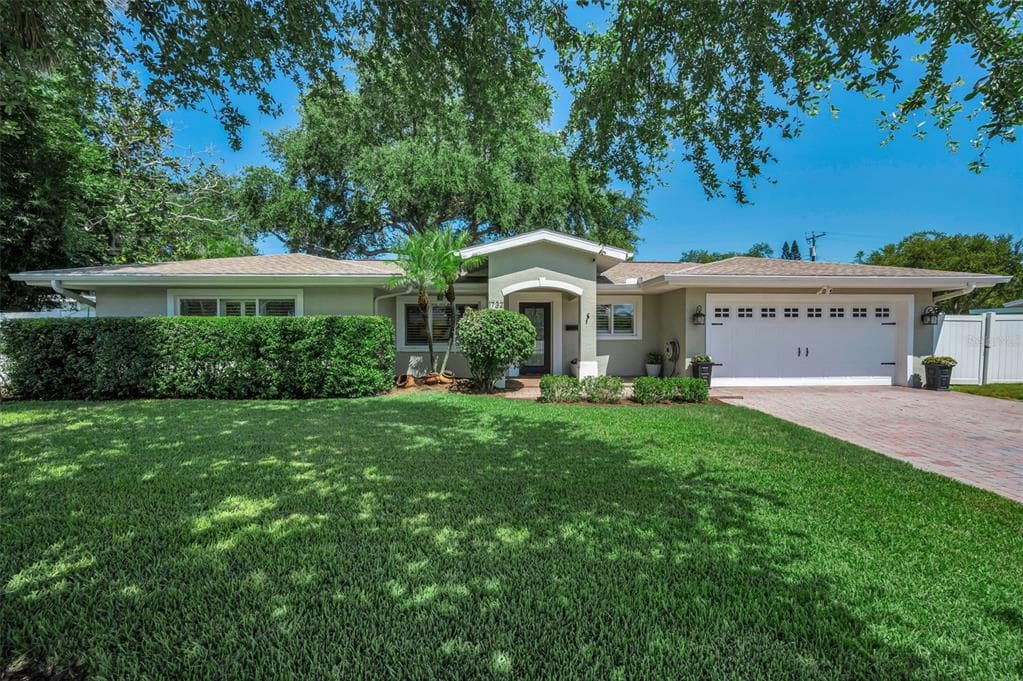 1732 GOLF VIEW DRIVE BELLEAIR, FL 33756