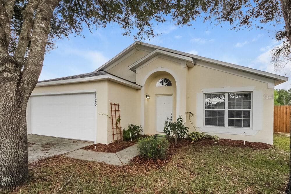 1125 WINDING WATER WAY CLERMONT, FL 34714