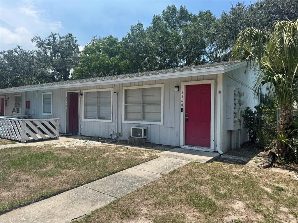 8560 CHANNELVIEW CIRCLE TAMPA, FL 33614