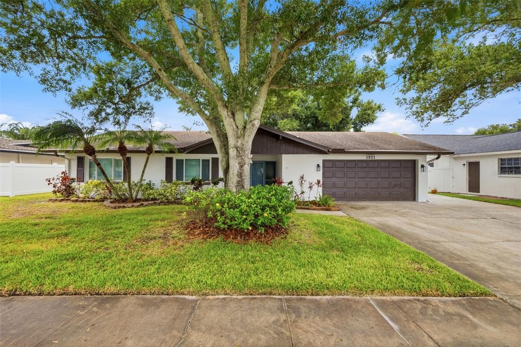 1931 ARVIS CIRCLE E CLEARWATER, FL 33764