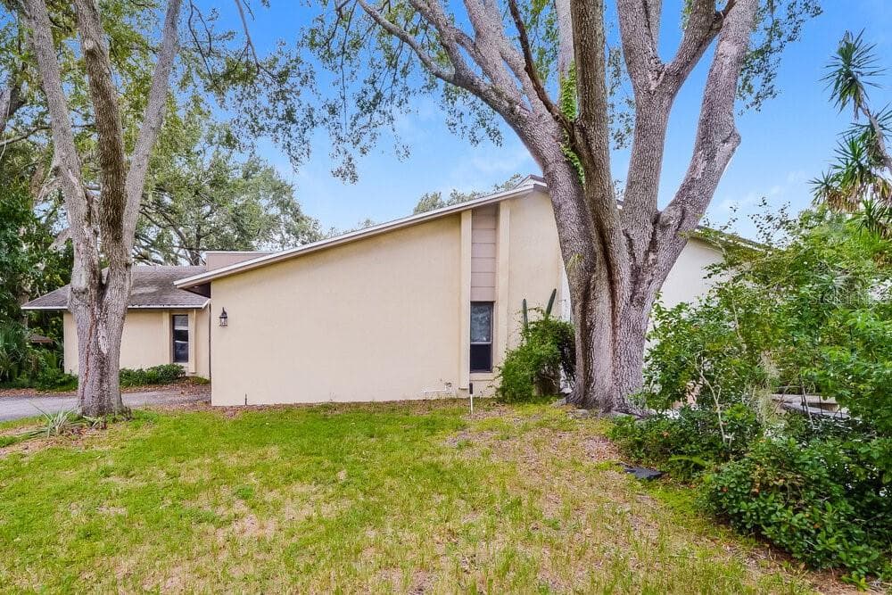 1024 OLD MAGNOLIA COVE DRIVE APOPKA, FL 32712
