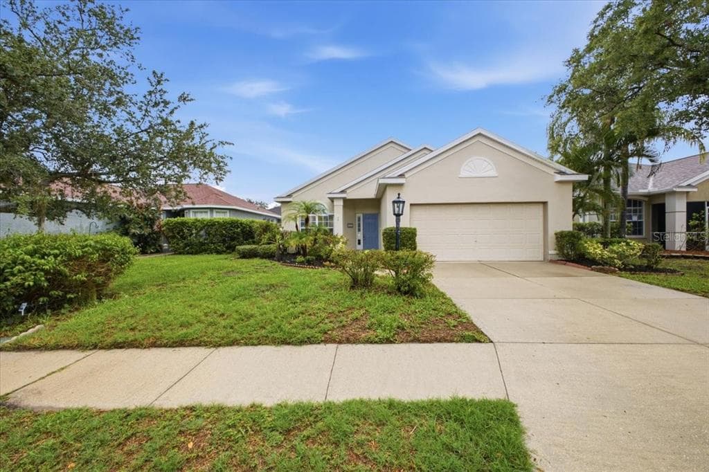 819 SPRINGWOOD CIRCLE