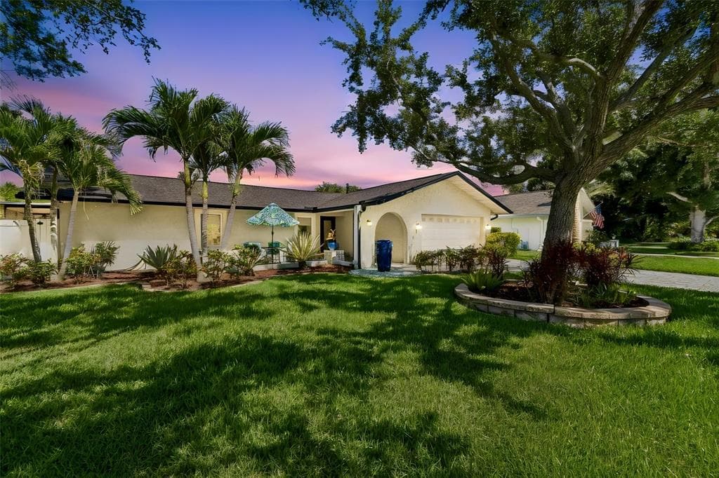 725 DEL ORO DRIVE SAFETY HARBOR, FL 34695