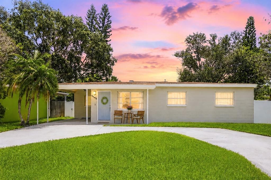 4145 HARRISBURG STREET NE ST PETERSBURG, FL 33703