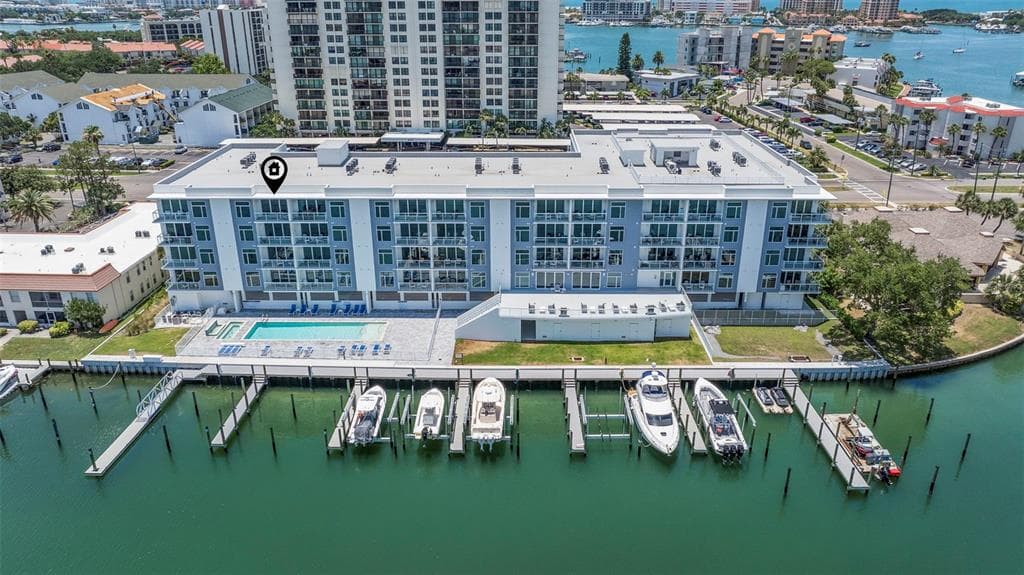 415 ISLAND WAY UNIT 502 CLEARWATER BEACH, FL 33767