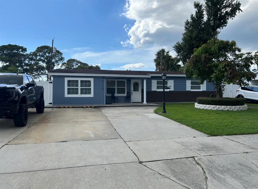 5112 GATEWAY DRIVE