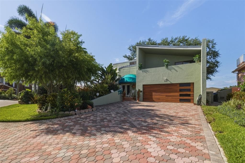735 79TH CIRCLE S ST PETERSBURG, FL 33707
