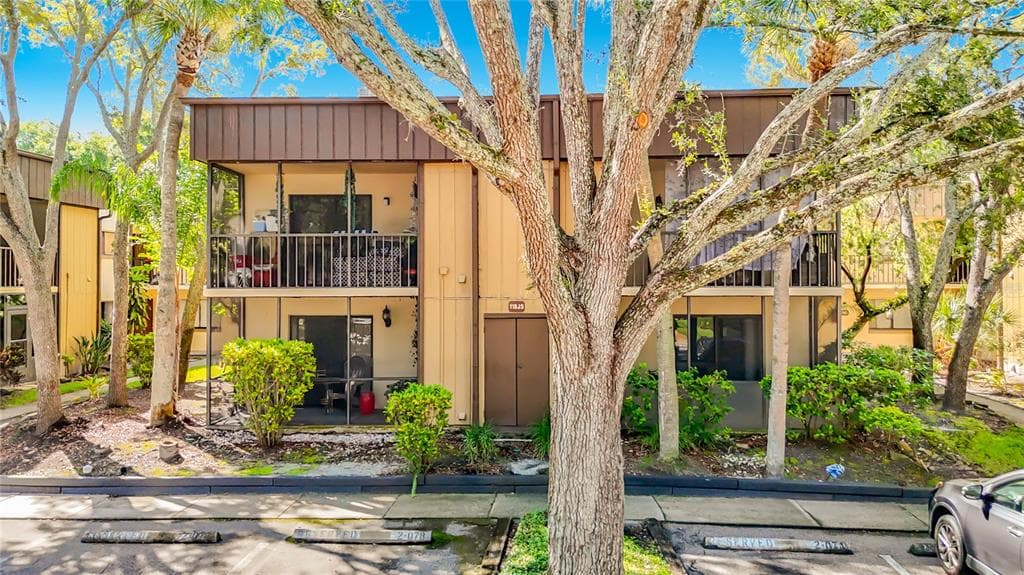 11805 RAINTREE LAKE LN UNIT B
