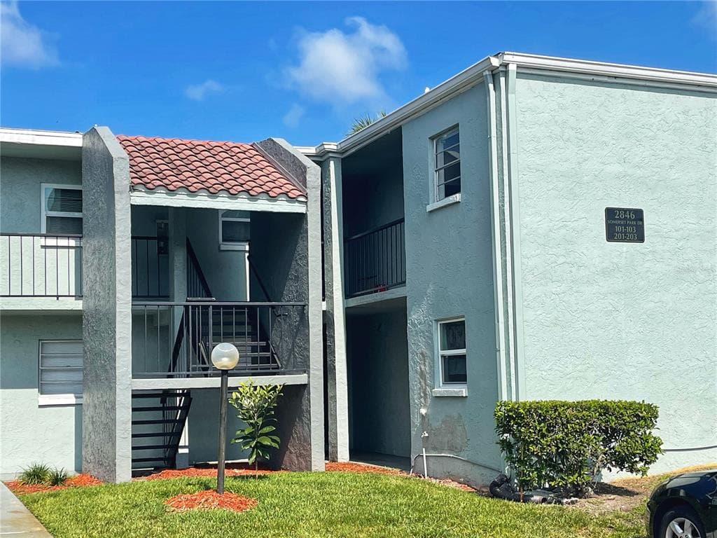 2846 SOMERSET PARK DRIVE UNIT 201 TAMPA, FL 33613