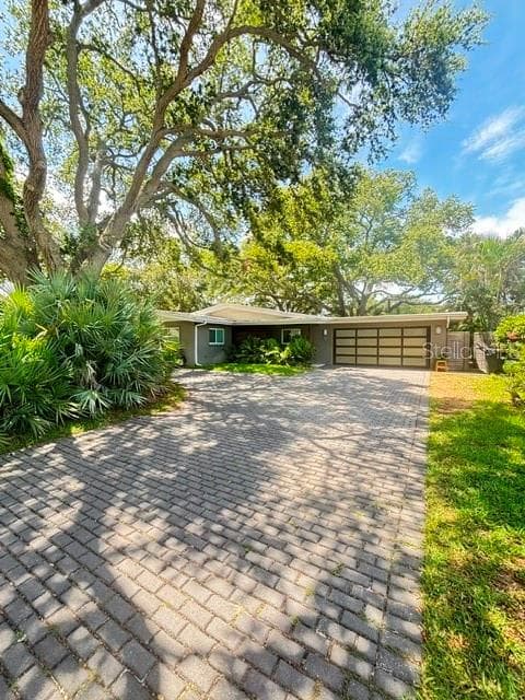 9 SOUTHWIND DRIVE
