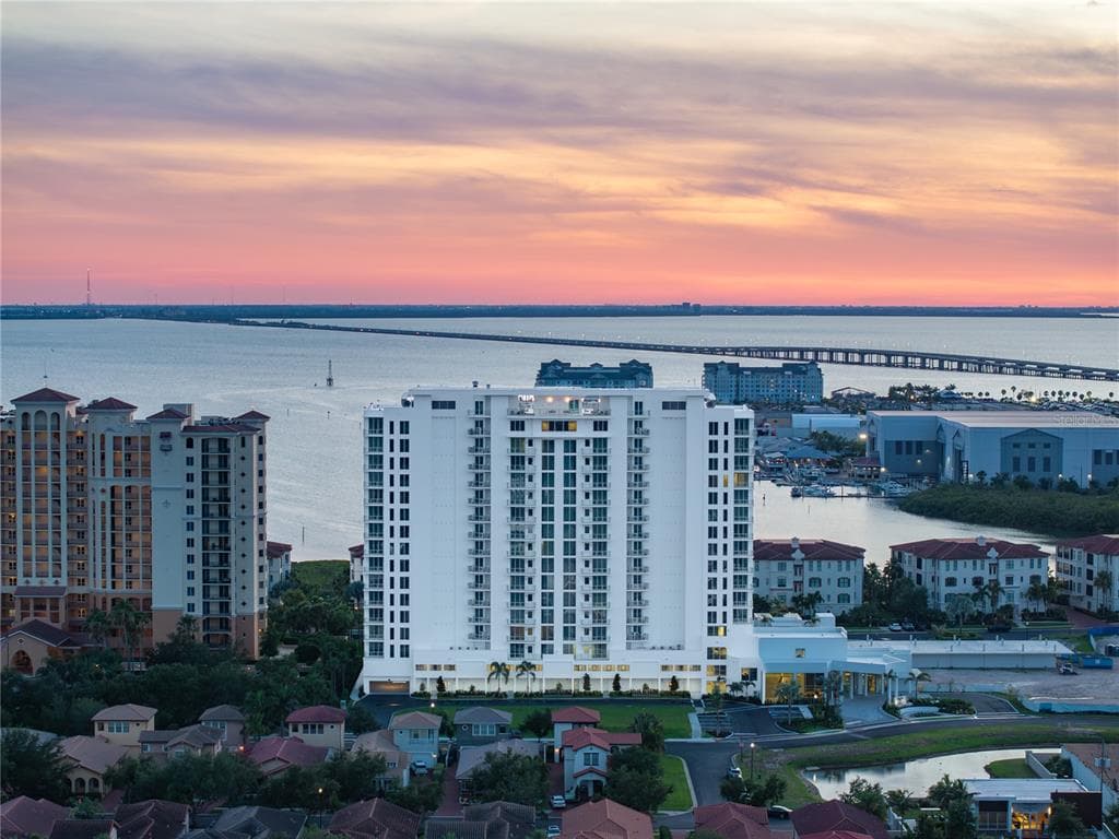5713 BOWEN DANIEL DR. UNIT 903 TAMPA, FL 33616