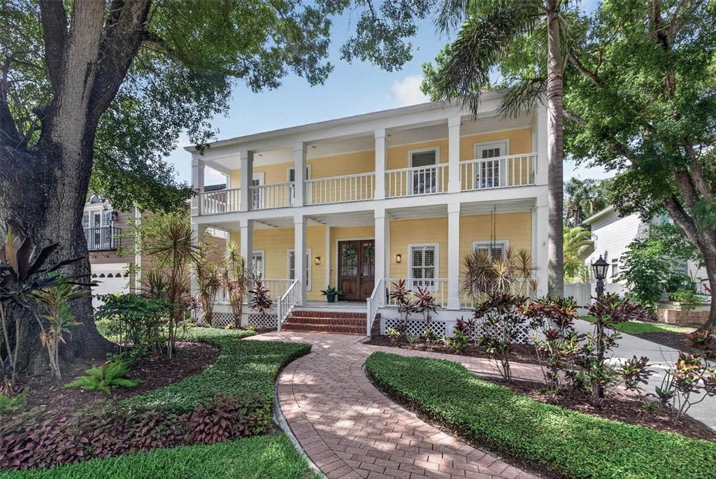 4618 W TENNYSON AVENUE TAMPA, FL 33629