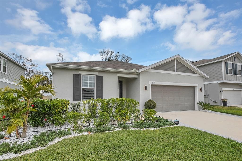 6213 DOLOSTONE DRIVE LAKELAND, FL 33811