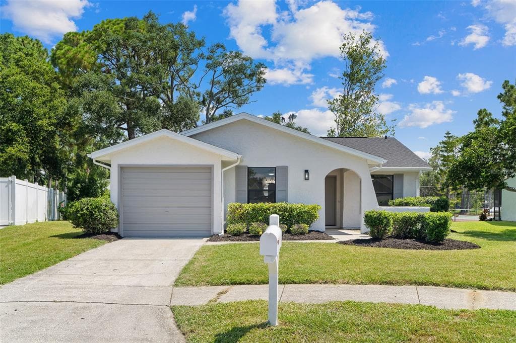 1206 SAWGRASS COURT