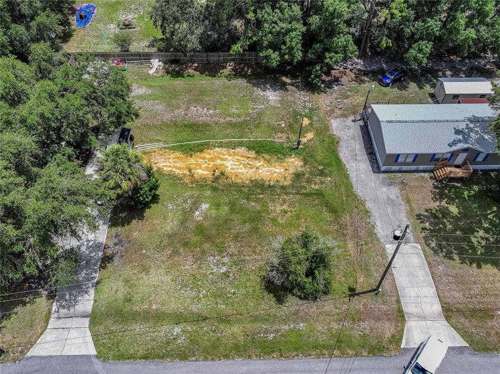 4957 HERNDON DRIVE AUBURNDALE, FL 33823