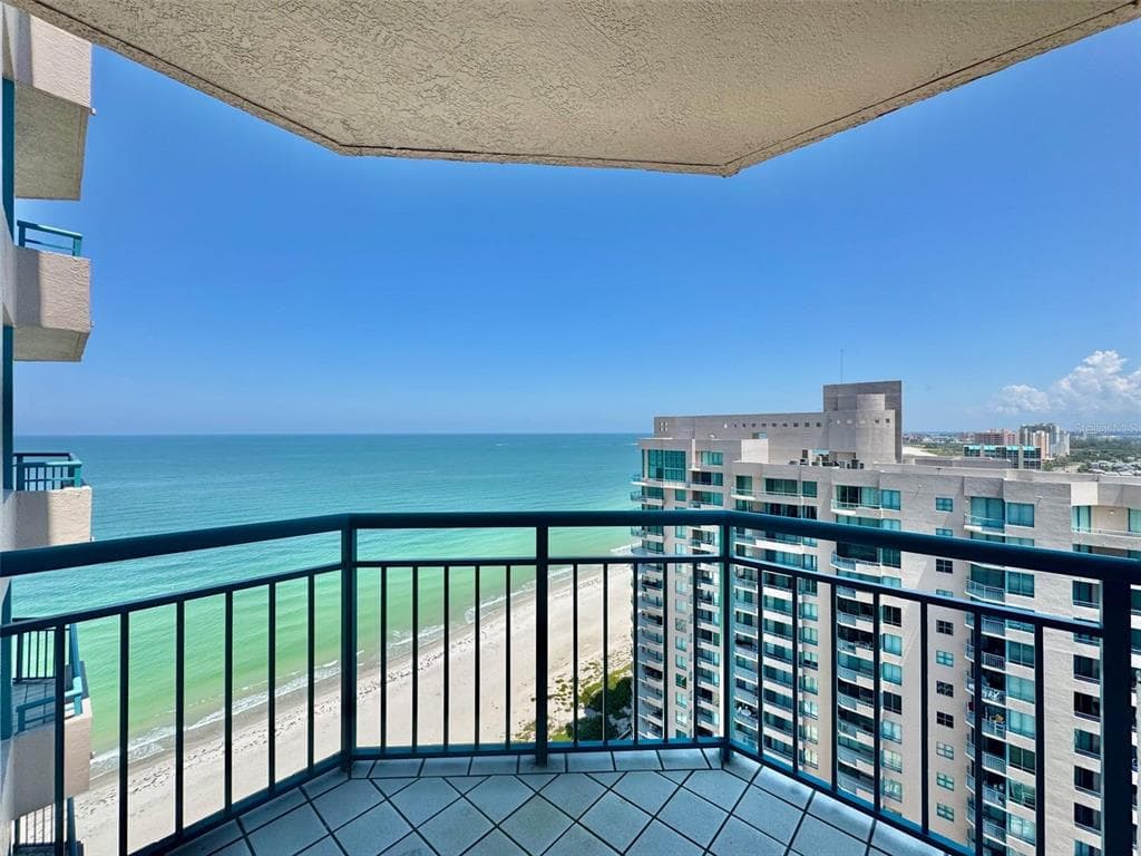 1540 GULF BOULEVARD UNIT 2107 CLEARWATER BEACH, FL 33767