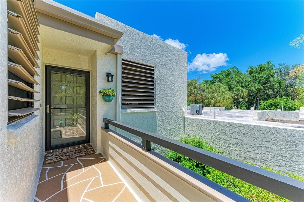 376 SPRINGDALE DRIVE BRADENTON, FL 34210