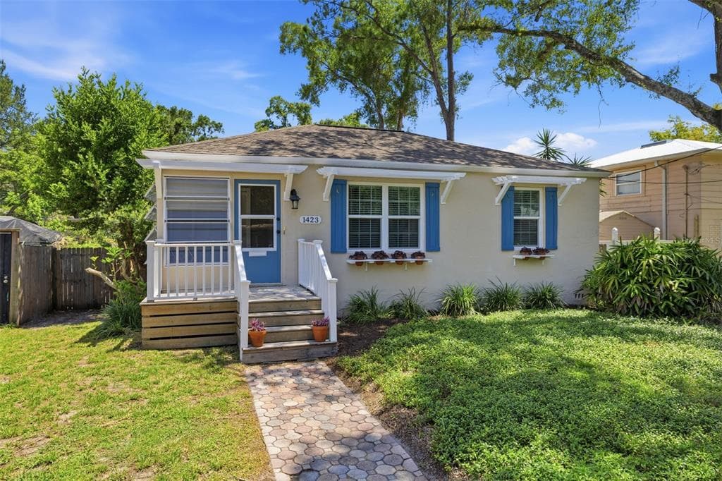 1423 E HENRY AVENUE TAMPA, FL 33604