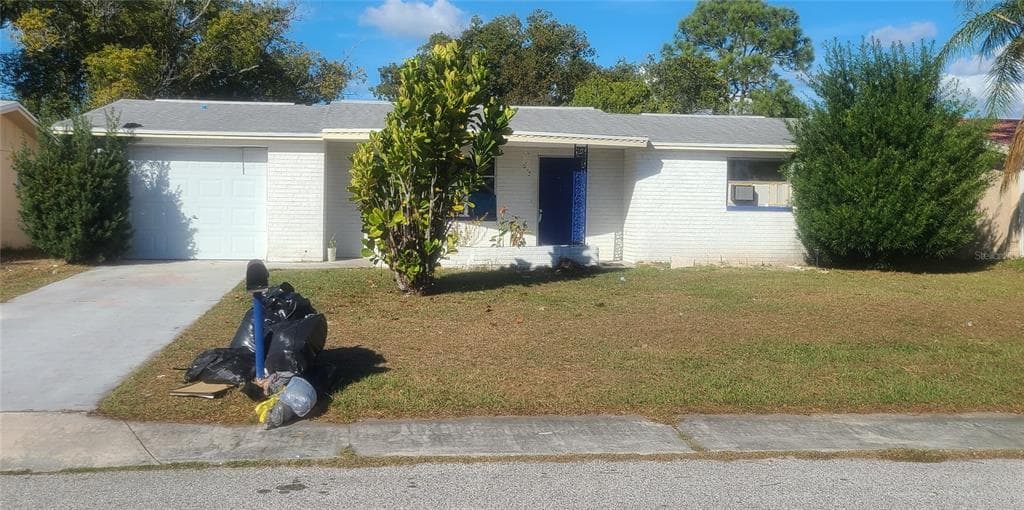 5305 HAWK DRIVE HOLIDAY, FL 34690