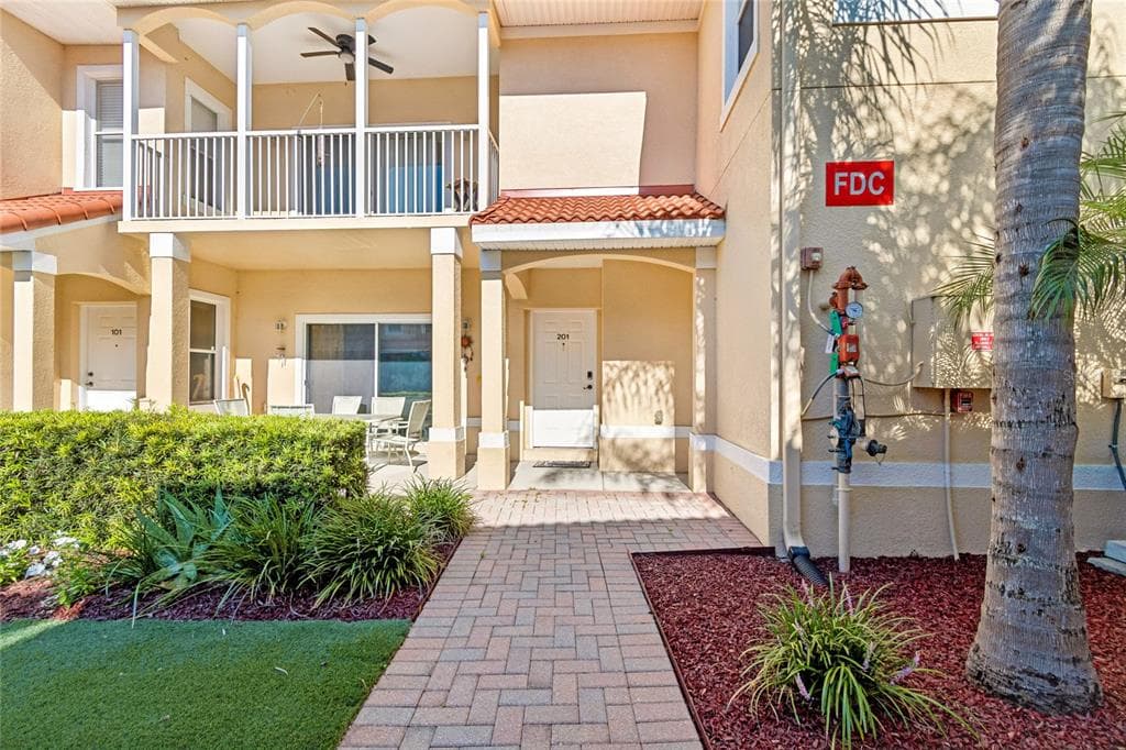21041 SUNPOINT WAY UNIT 201 LUTZ, FL 33558