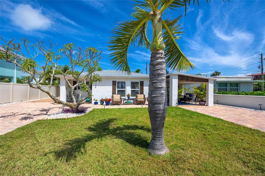136 143RD AVENUE E MADEIRA BEACH, FL 33708