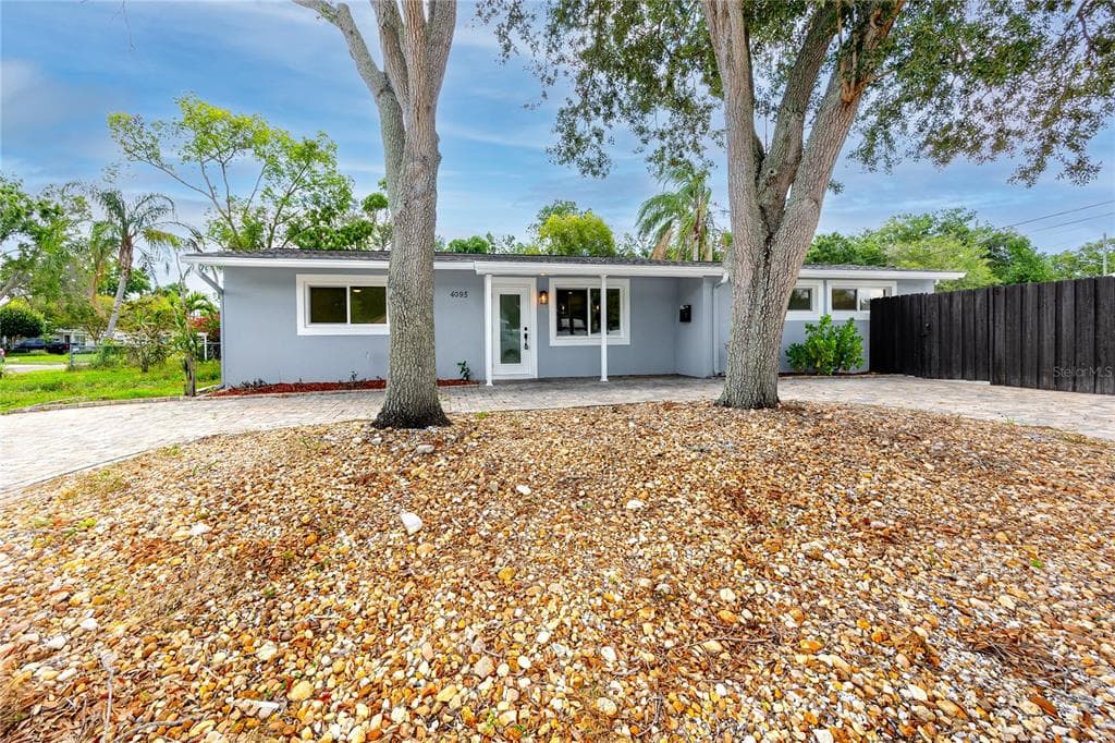 4095 LOCUST STREET NE ST PETERSBURG, FL 33703