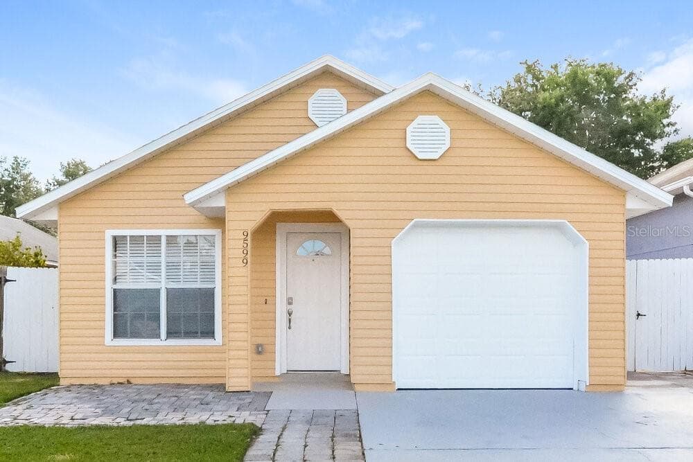 9599 LUPINE AVENUE ORLANDO, FL 32824