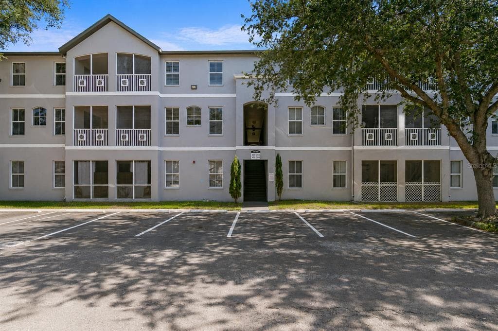 5039 SUNRIDGE PALMS DRIVE UNIT 203 TAMPA, FL 33617
