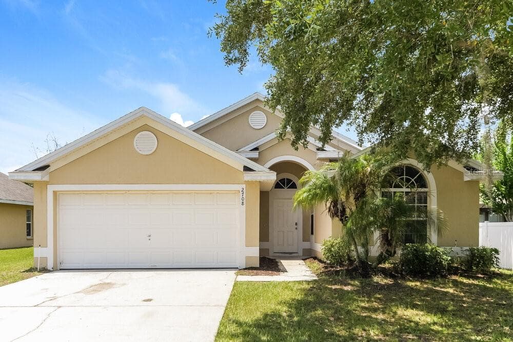 2708 EAGLE CREEK COURT KISSIMMEE, FL 34746