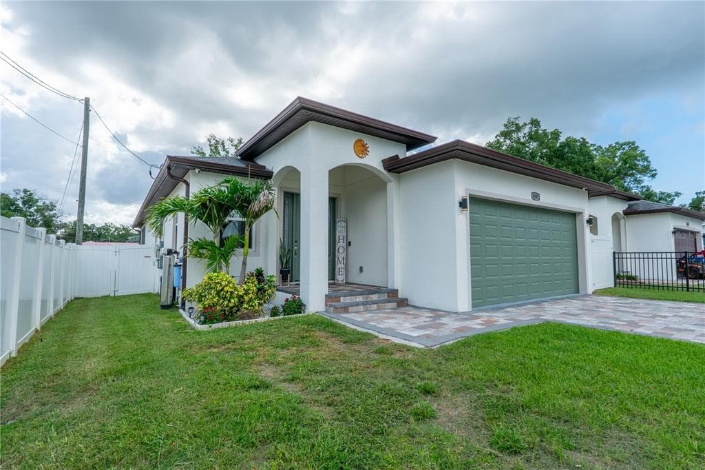 8307 N GOMEZ AVENUE TAMPA, FL 33614