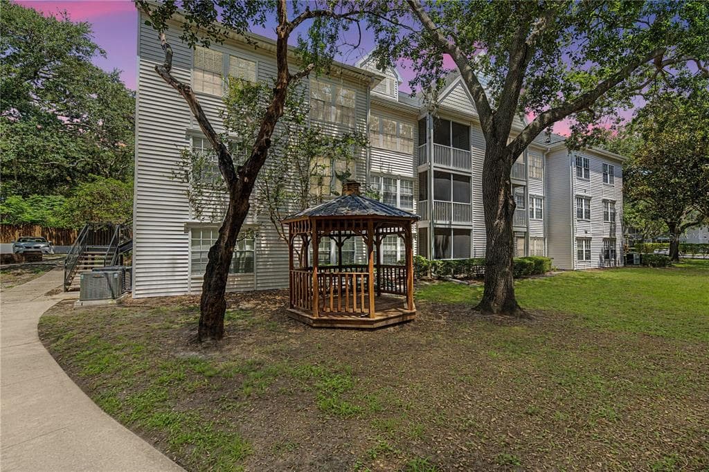 3266 HAVILAND COURT UNIT 303 PALM HARBOR, FL 34684