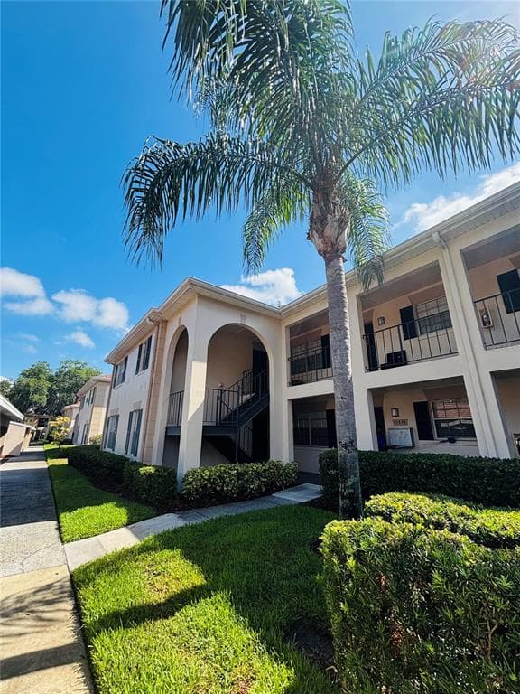 10356 CARROLLWOOD LANE UNIT 205 TAMPA, FL 33618