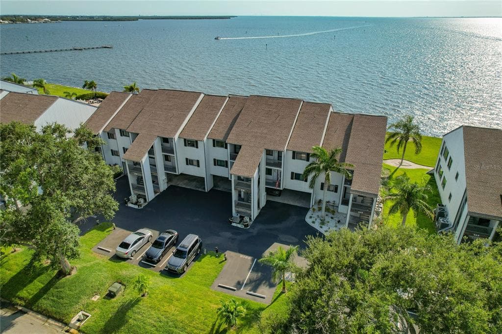 818 BAHIA DEL SOL DRIVE UNIT 29 RUSKIN, FL 33570