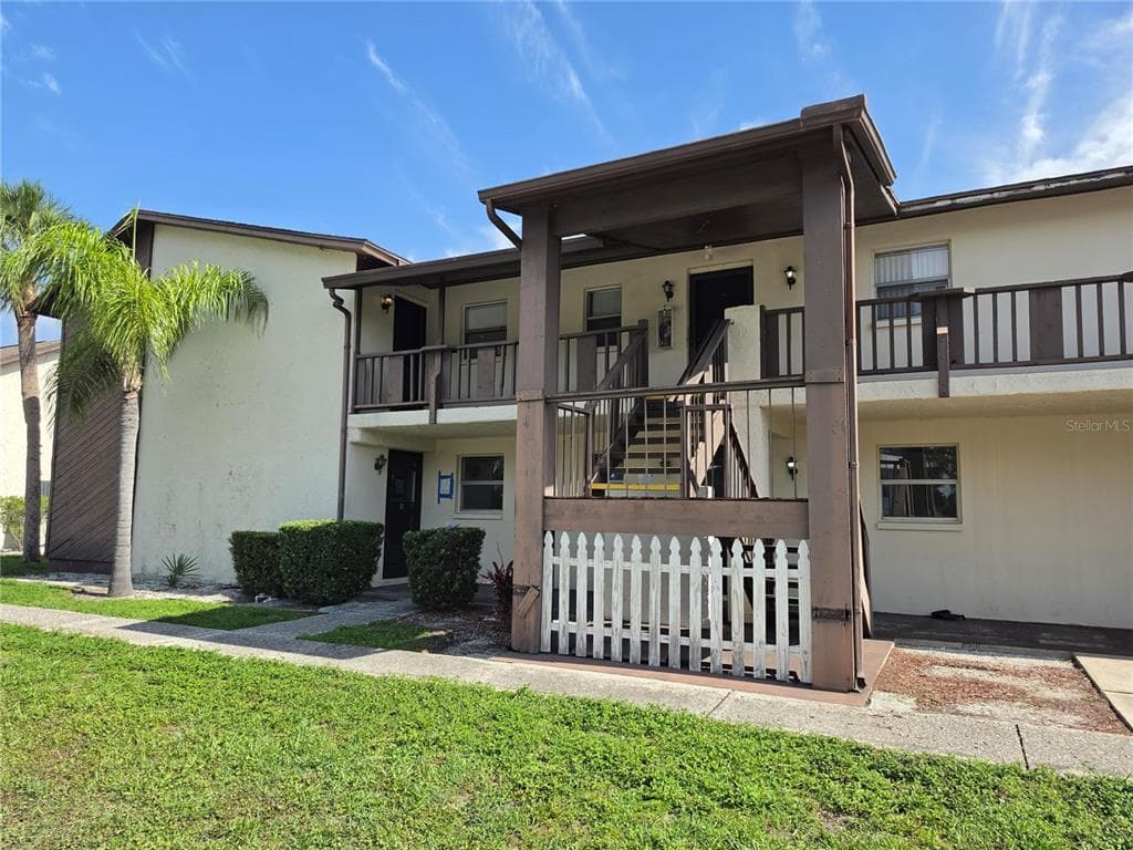 5521 BAY BOULEVARD UNIT 102 PORT RICHEY, FL 34668